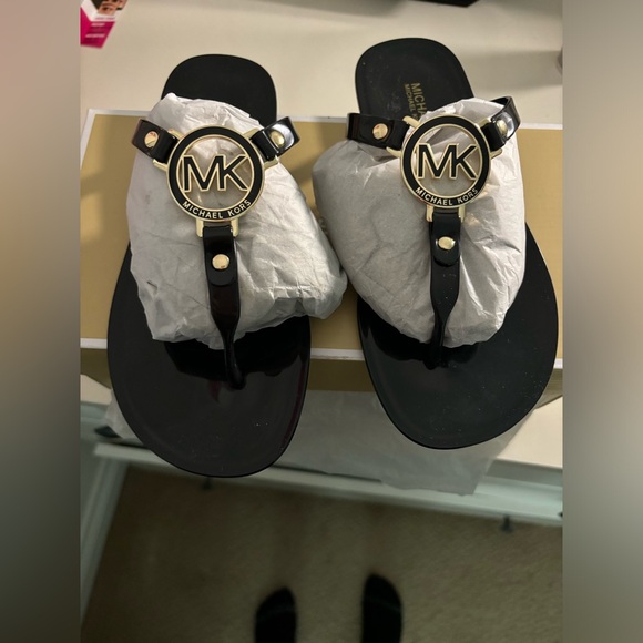 Micheal kors jelly sandals - Picture 3 of 7